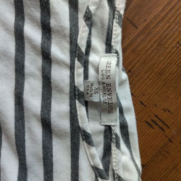 Green Envelope T-shirt - Picture 4 of 5